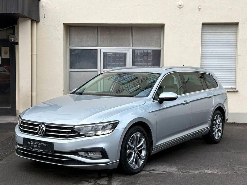 Silber Gebraucht 2020 VW Passat Elegance Kombi | 14.700 € (Fairer Preis) - Bild 1/4