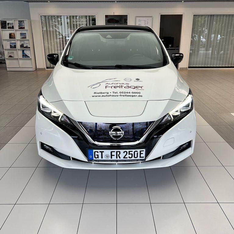 Gebraucht Nissan Leaf N-Connecta 110 kW (150 PS) 2019 Weiß Kleinwagen