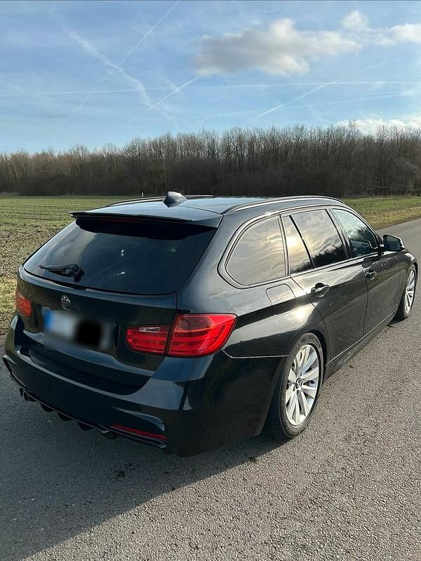 Gebraucht BMW 325 Shadowline 218 PS (160 kW) 2014 Schwarz Kombi