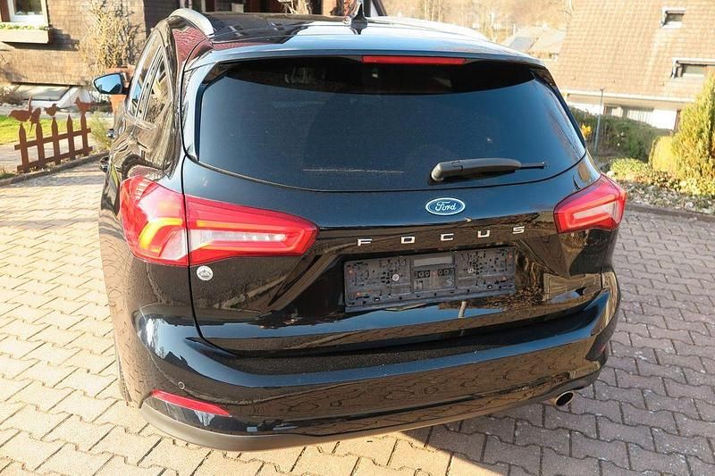 Usata Ford Focus 150 CV (110 kW) 2019 Nero Berlina