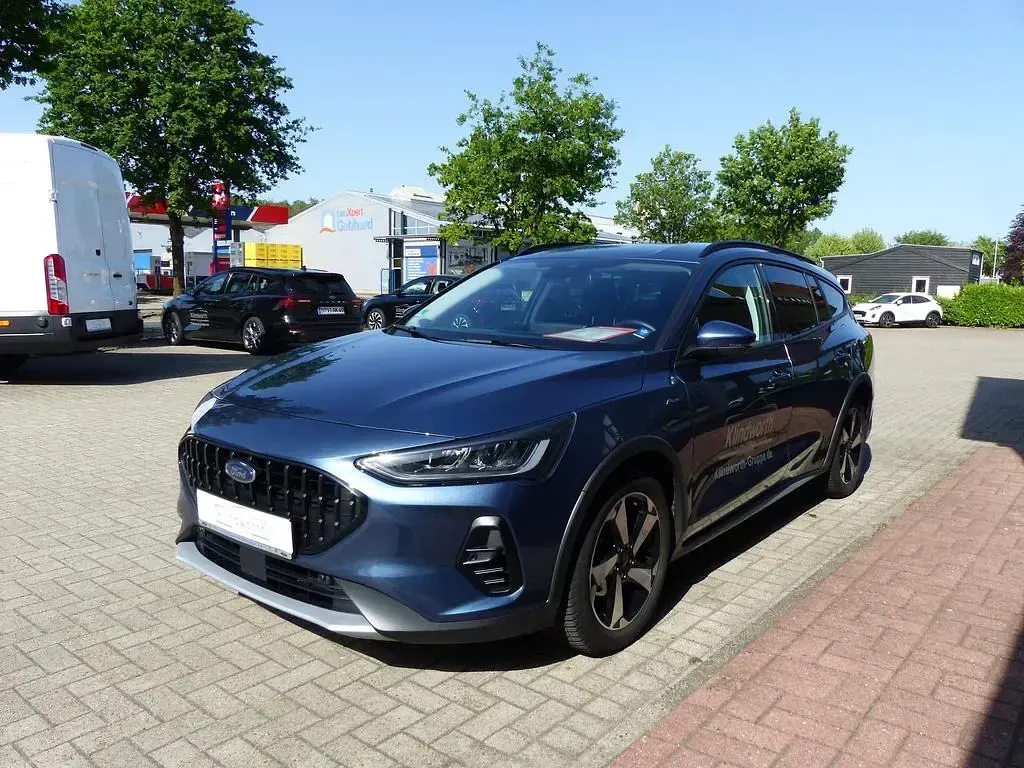 Gebraucht Ford Focus Active X 116 PS (85 kW) 2024 Blau Limousine