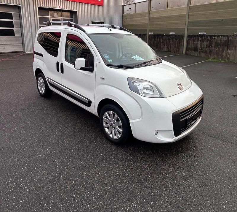 Weiß Gebraucht 2012 Fiat Qubo Trekking Van / Kleinbus | 5.450 € (Fairer Preis) - Bild 1/4