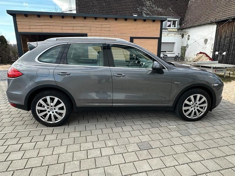 Gebraucht Porsche Cayenne 245 PS (180 kW) 2012 Grau SUV