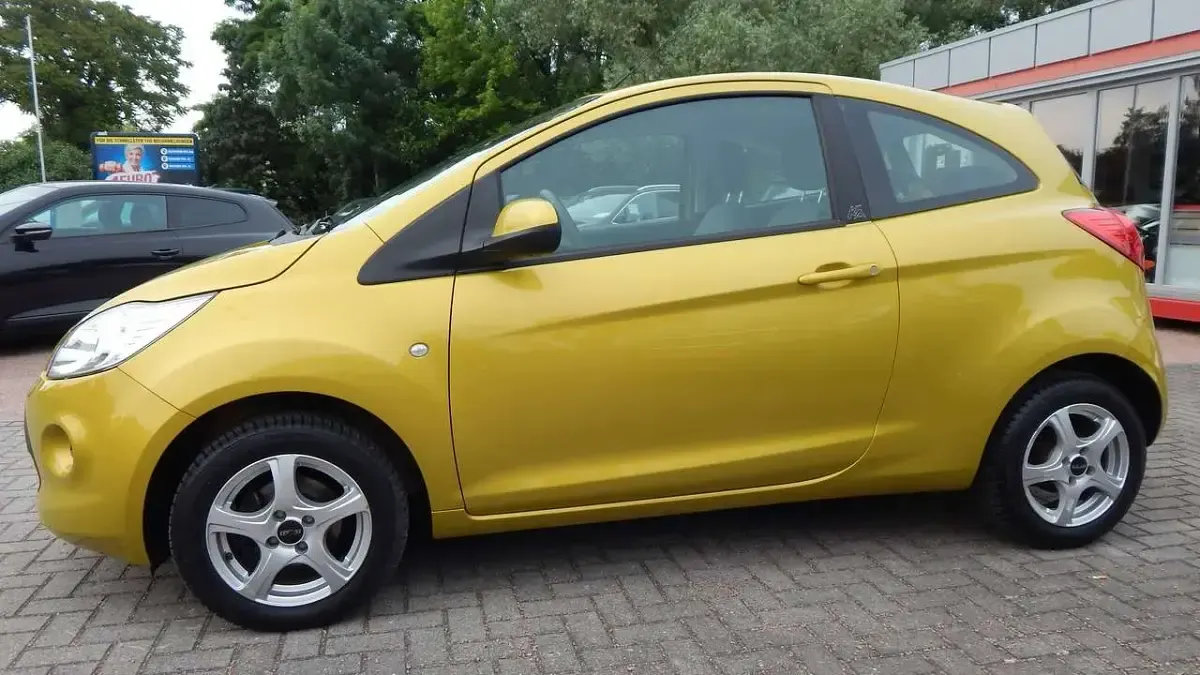 Gebraucht Ford Ka Trend 69 PS (50 kW) 2016 Mustard olivegelb metallic Kleinwagen