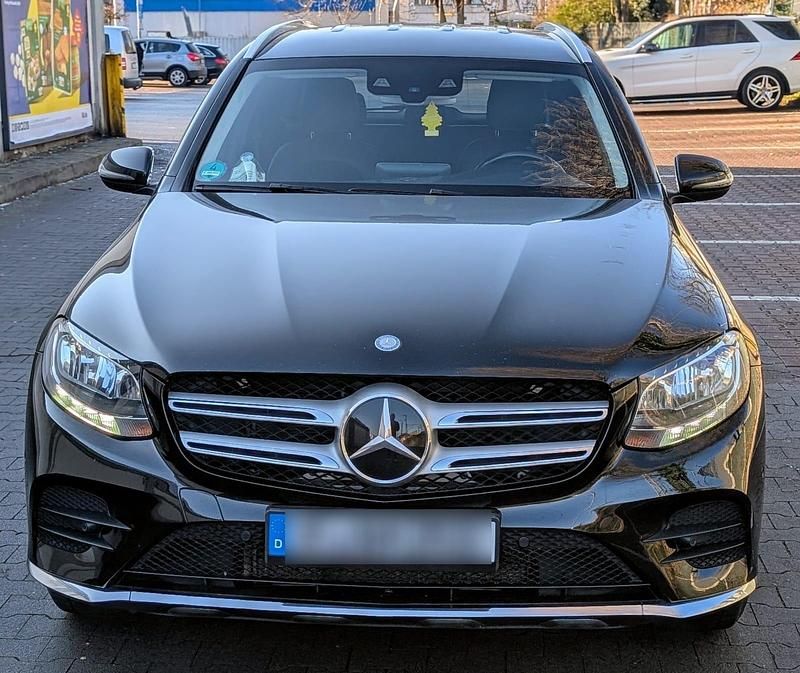 Schwarz Gebraucht 2017 Mercedes GLC250 SUV | 20.999 € - Bild 1/4