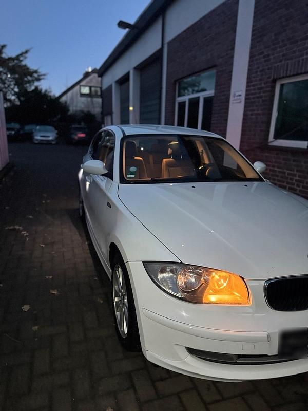 Gebraucht BMW 116 122 PS (89 kW) 2008 Weiß Kleinwagen