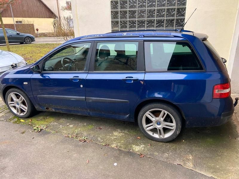 Blau Gebraucht 2007 Fiat Stilo Kombi | 250 € (Superpreis) - Bild 1/4