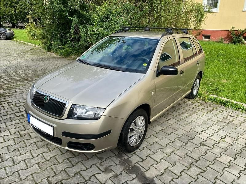 Gold Gebraucht 2006 Skoda Fabia Limousine | 2.900 € (Teuer) - Bild 1/4