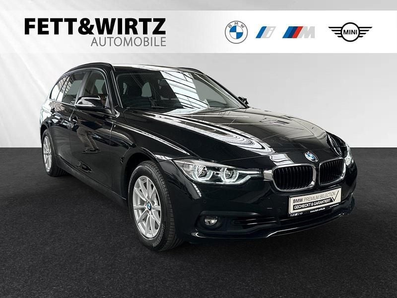 Saphirschwarz metallic Gebraucht 2018 BMW 320 Sport Line Kombi | 20.690 € (Fairer Preis) - Bild 1/3