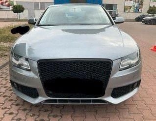 Grau Gebraucht 2010 Audi A4 Attraction Limousine | 5.499 € (Superpreis) - Bild 1/4