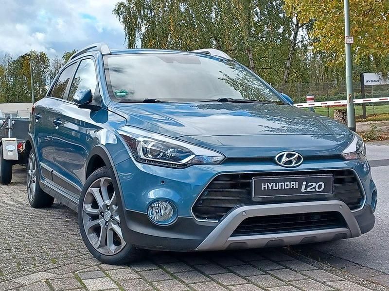 Aqua sparkling Gebraucht 2018 Hyundai i20 Active Limousine | 11.990 € (Etwas zu teuer) - Bild 1/4