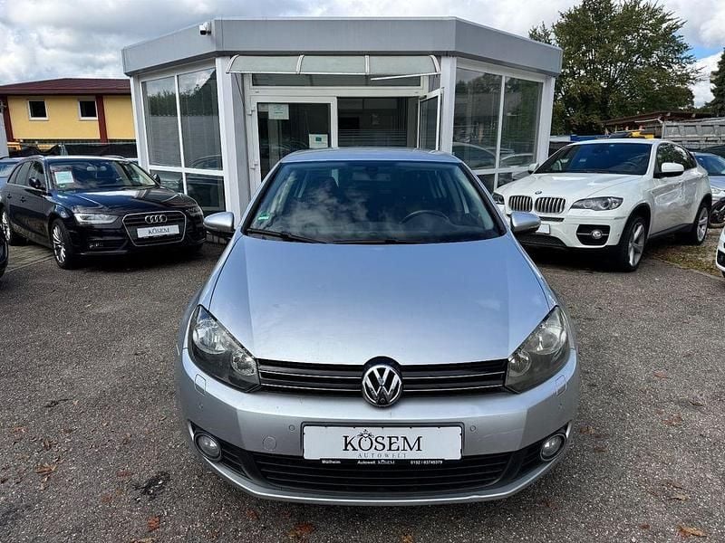 Silber Gebraucht 2010 VW Golf VI Comfortline Limousine | 3.800 € (Superpreis) - Bild 1/4