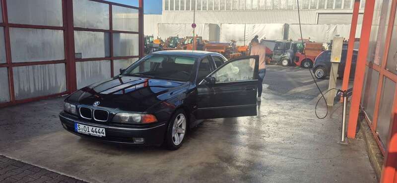 Grün Gebraucht 1999 BMW 528 Kombi | 2.650 € (Fairer Preis) - Bild 1/4
