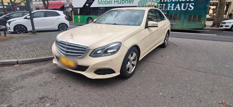 Gebraucht Mercedes E200 170 PS (125 kW) 2016 Gelb Limousine