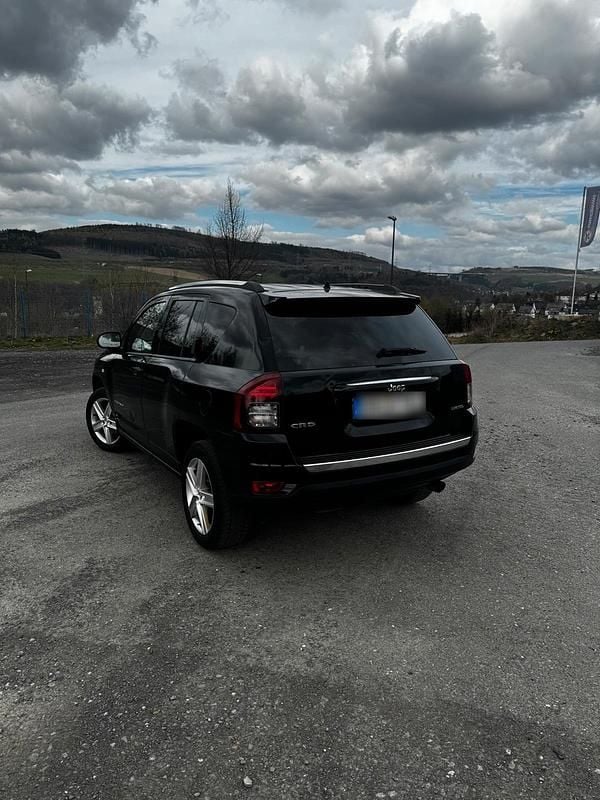 Gebraucht Jeep Compass 163 PS (119 kW) 2013 Schwarz SUV