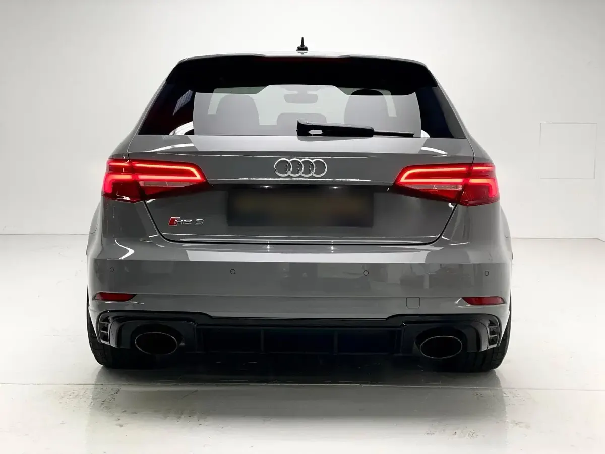 Gebraucht Audi RS3 400 PS (294 kW) 2019 Grau Limousine