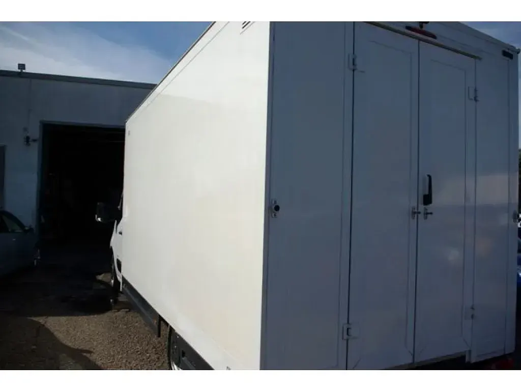Gebraucht Opel Movano 131 PS (96 kW) 2017 Weiss Van / Kleinbus