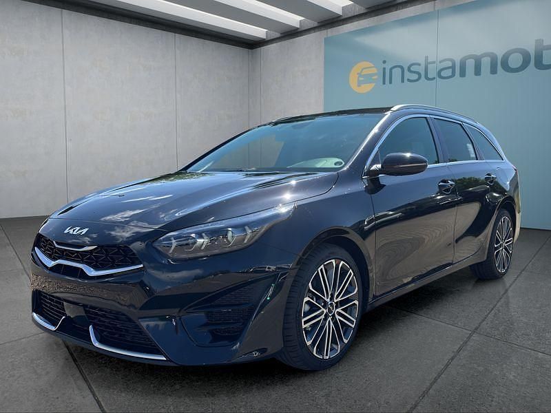 Schwarz Neu 2025 Kia Ceed Sportswagon Kombi | 32.499 € (Teuer) - Bild 1/4