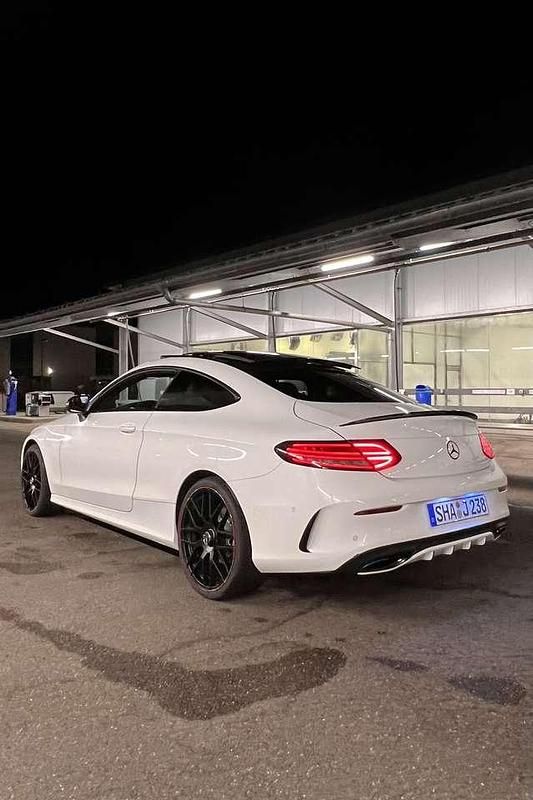 Gebraucht Mercedes C180 AMG line 156 PS (114 kW) 2016 Weiß Coupé