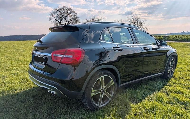 Gebraucht Mercedes GLA220 Edition 177 PS (130 kW) 2016 Schwarz SUV