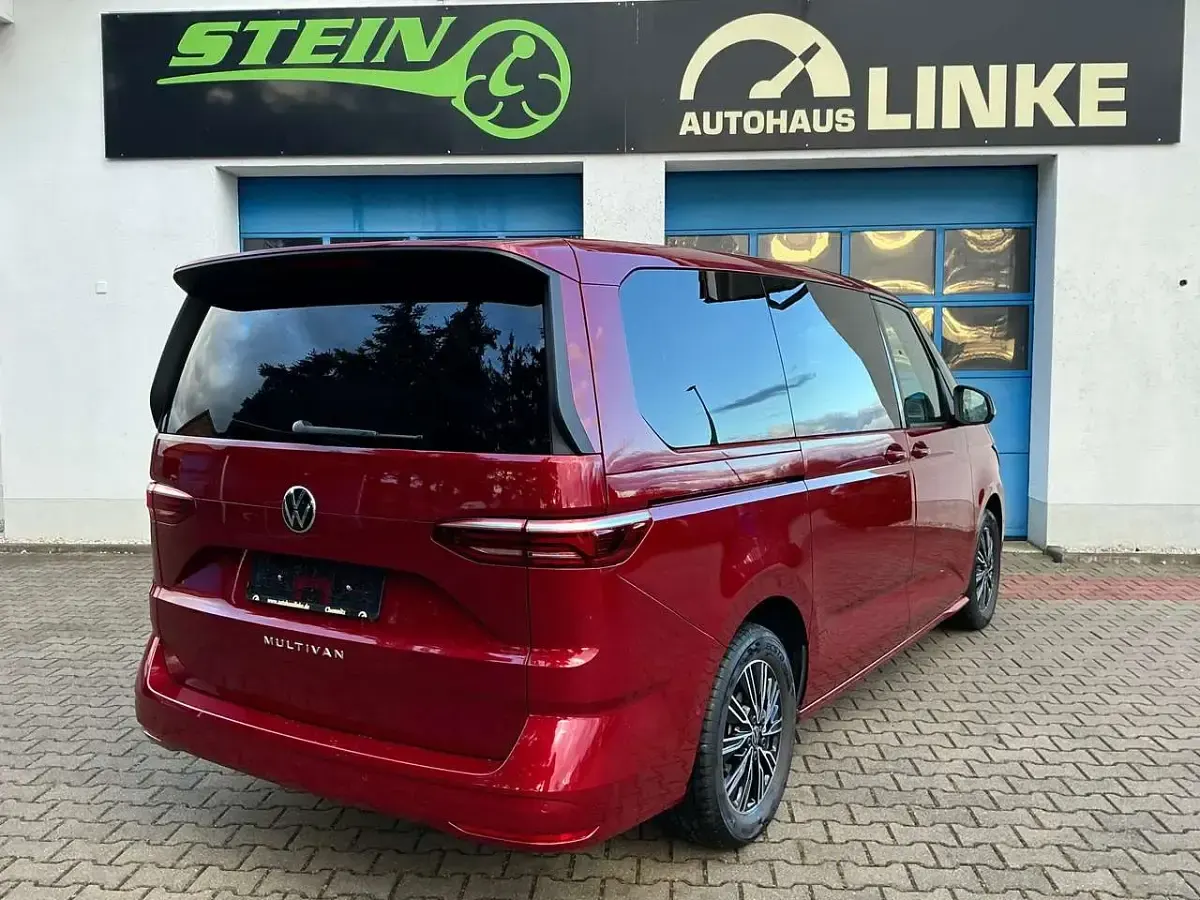 Gebraucht VW T7 Life 150 PS (110 kW) 2024 Fortana red Van