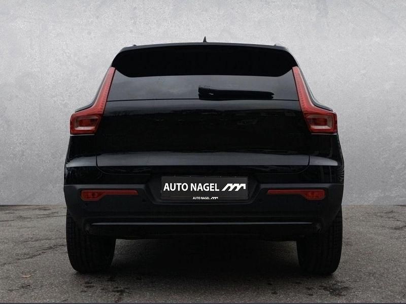 Second-hand Volvo XC40 Plus 163 CP (119 kW) 2025 Negru SUV