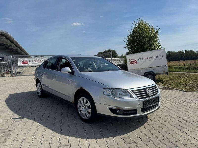 Silber Gebraucht 2007 VW Passat Highline Limousine | 1.999 € (Superpreis) - Bild 1/4