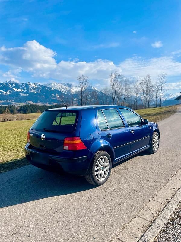 Gebraucht VW Golf IV 75 PS (55 kW) 2002 Blau Kleinwagen