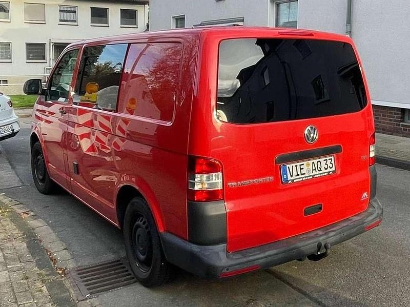 Gebraucht VW Transporter 84 PS (61 kW) 2014 Rot Van