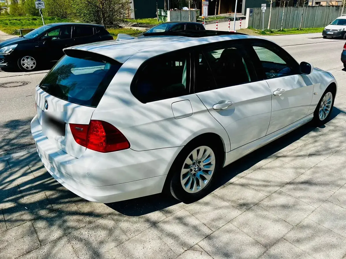 Gebraucht BMW 318 143 PS (105 kW) 2009 Weiß Kombi