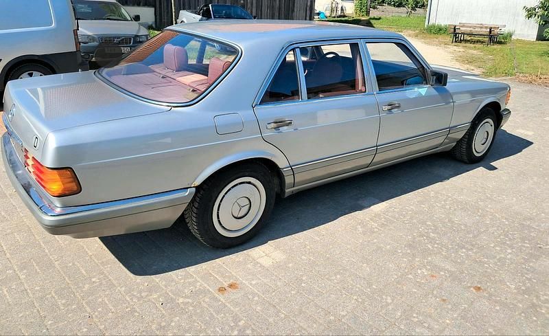 Gebraucht Mercedes 300 180 PS (132 kW) 1988 Silber Limousine