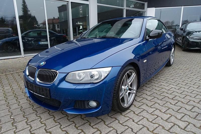 Blau Gebraucht 2013 BMW 320 Cabriolet M Sport Cabrio | 17.499 € (Fairer Preis) - Bild 1/4