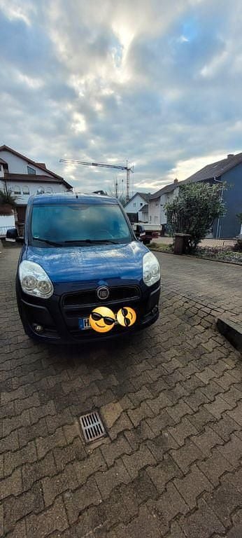 Blau Gebraucht 2013 Fiat Doblò Pop Van / Kleinbus | 7.650 € (Fairer Preis) - Bild 1/4