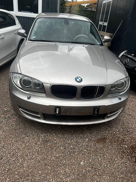 Braun Gebraucht 2008 BMW 120 M Sport Kleinwagen | 7.500 € (Fairer Preis) - Bild 1/4