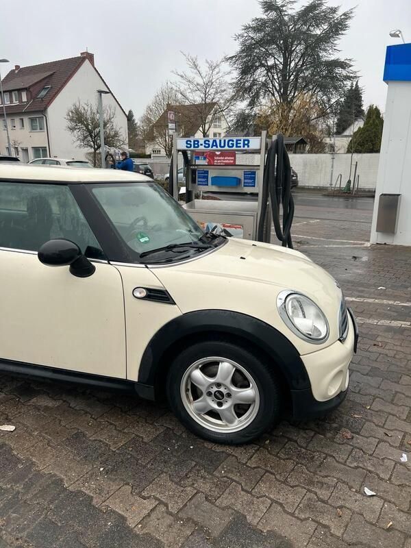 Beige Gebraucht 2012 Mini ONE Kleinwagen | 4.900 € (Fairer Preis) - Bild 1/4