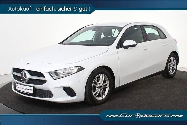 Weiß Gebraucht 2021 Mercedes A160 Style Limousine | 17.850 € (Guter Preis) - Bild 1/4