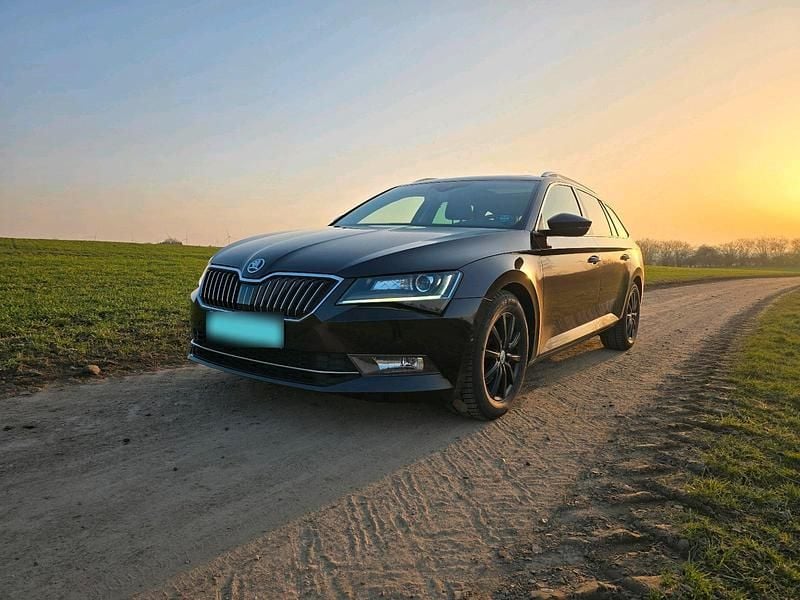 Gebraucht Skoda Superb 190 PS (139 kW) 2016 Schwarz Kombi