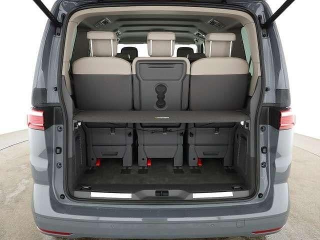 Gebraucht VW Multivan Style 150 PS (110 kW) 2025 Pure grey Van