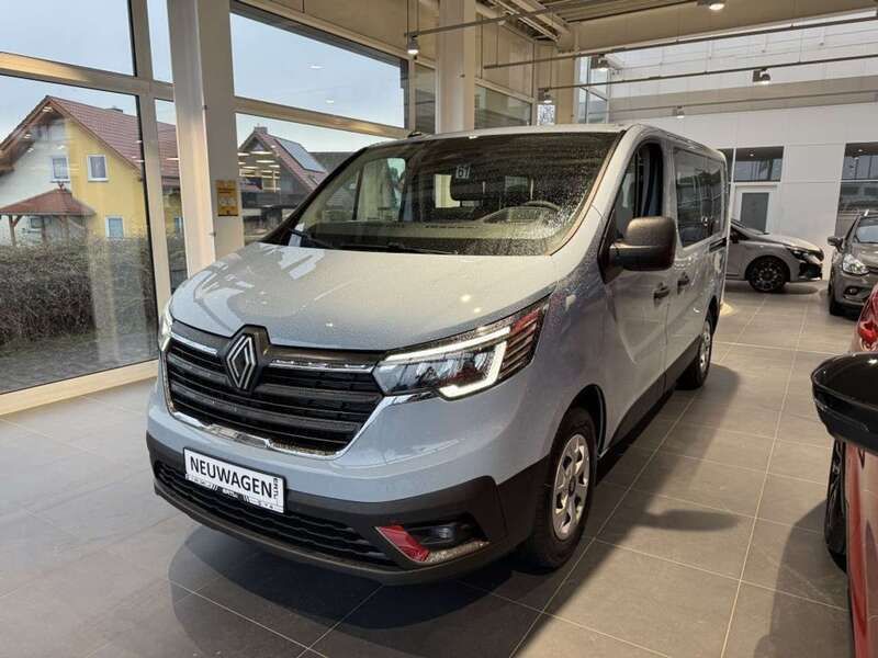 Kumulusblau Gebraucht 2025 Renault Trafic Van | 44.790 € (Teuer) - Bild 1/4