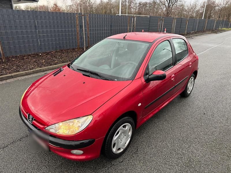 Gebraucht Peugeot 206 75 PS (55 kW) 2003 Rot Kleinwagen