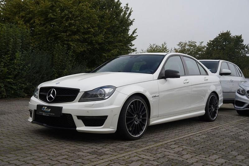 Weiß Gebraucht 2014 Mercedes C63 AMG AMG Limousine | 47.990 € (Fairer Preis) - Bild 1/4