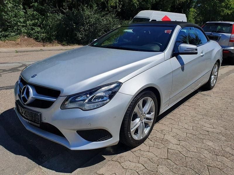 Silber Gebraucht 2015 Mercedes E200 Cabrio | 23.900 € (Etwas zu teuer) - Bild 1/4