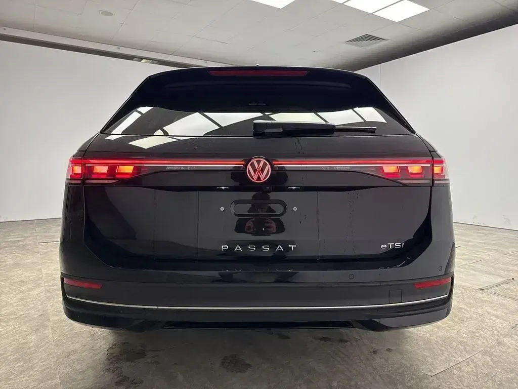 Neu VW Passat Business 150 PS (110 kW) 2026 Schwarz Limousine