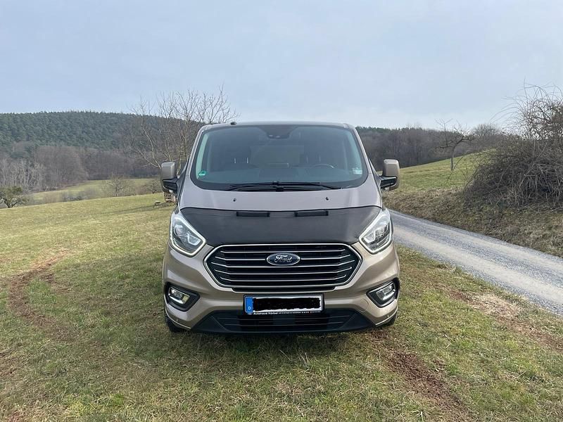 Silber Gebraucht 2018 Ford Tourneo Van / Kleinbus | 28.500 € (Fairer Preis) - Bild 1/4