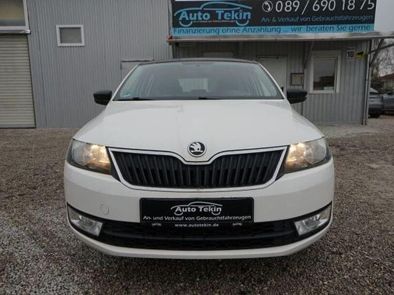Gebraucht Skoda Rapid Active 90 PS (66 kW) 2016 Weiß Kleinwagen