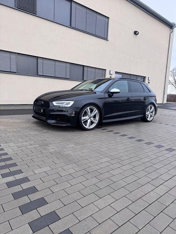 Schwarz Gebraucht 2017 Audi RS3 Sport Limousine | 47.900 € (Superpreis) - Bild 1/4
