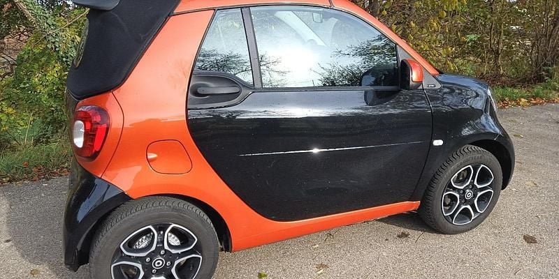 Gebraucht Smart ForTwo Cabrio 90 PS (66 kW) 2019 Schwarz Cabrio