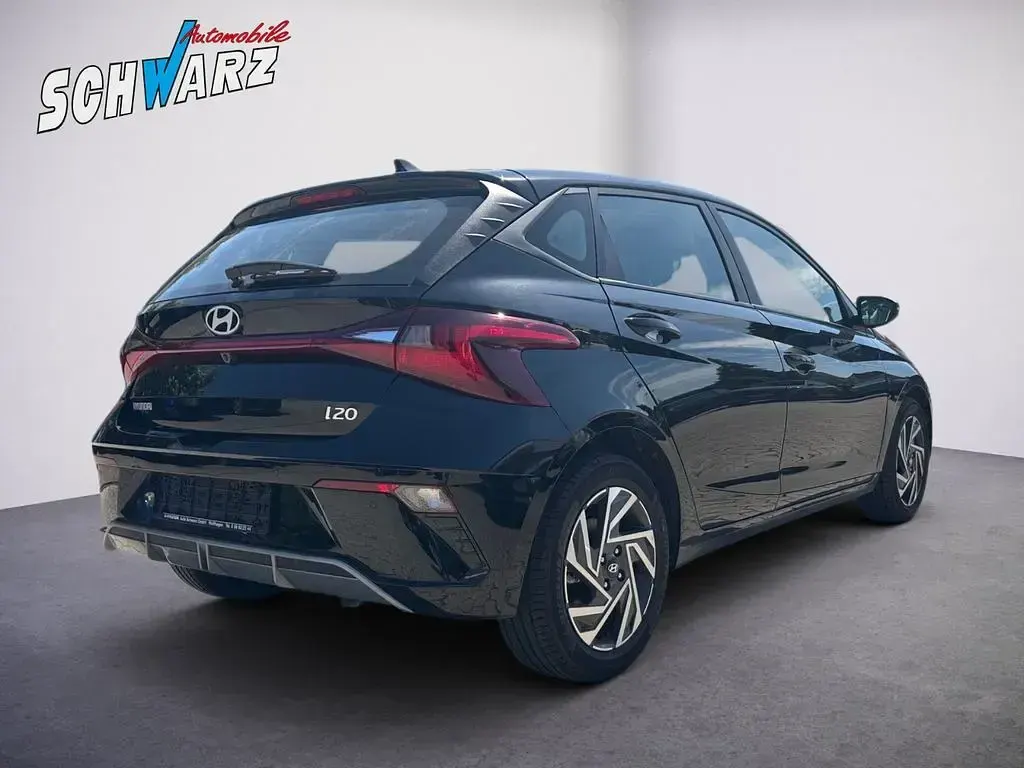 Neu Hyundai i20 Trend 101 PS (74 kW) 2025 Schwarz Kleinwagen