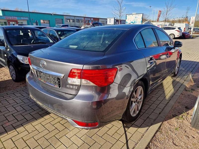 Gebraucht Toyota Avensis 124 PS (91 kW) 2013 Grau Limousine