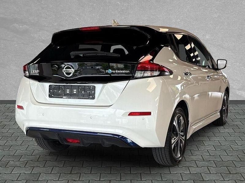 Gebraucht Nissan Leaf N-Connecta 160 kW (218 PS) 2021 Weiß Kleinwagen